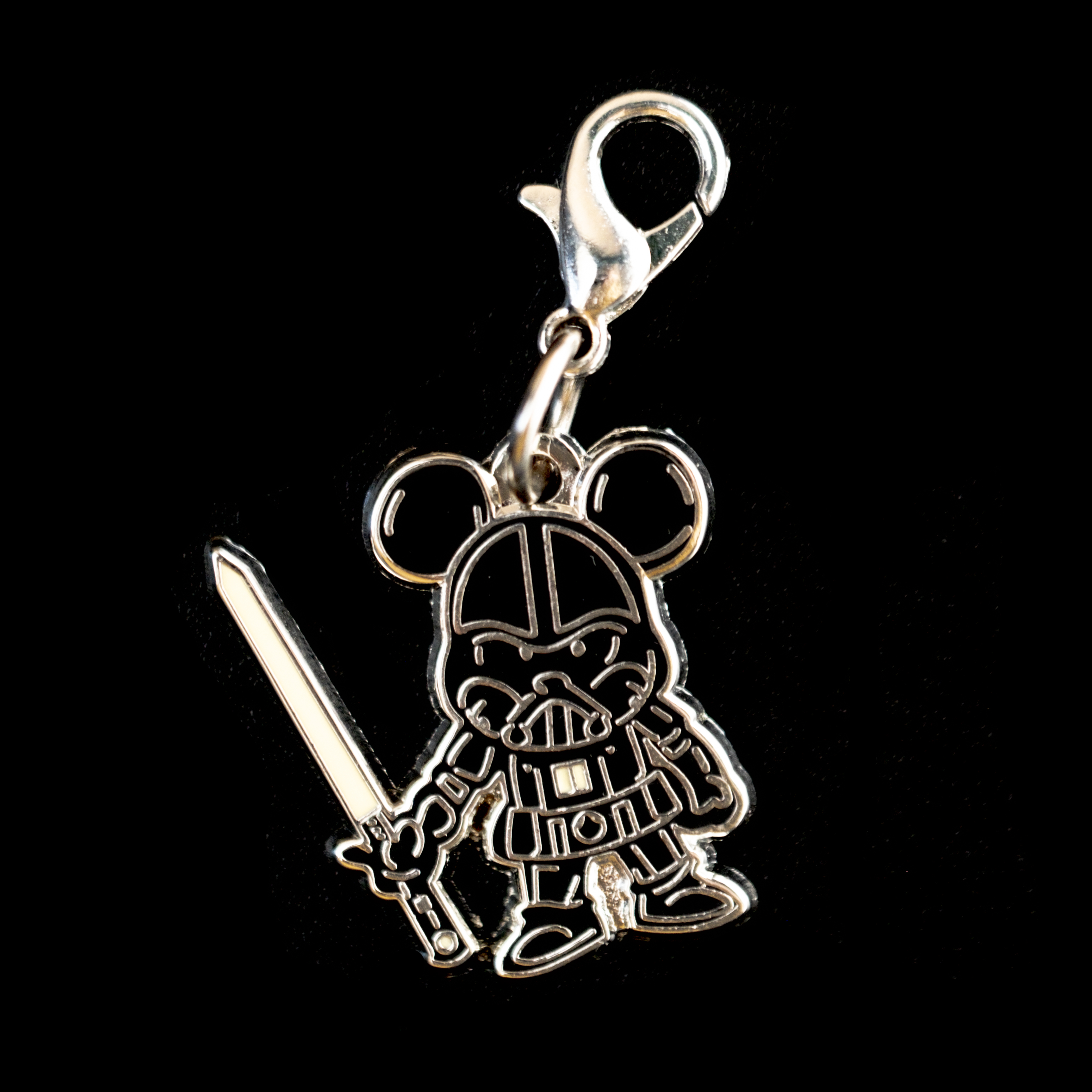 Dark Mouse Keychain in Silver